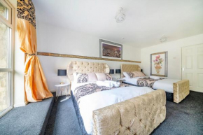 *C.sani* Setup for your most relaxed & amazing stay + Free Parking + Free Fast WiFi *